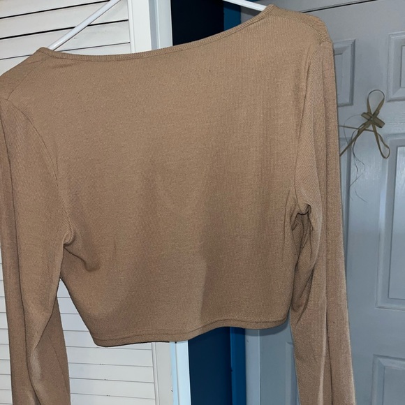 Two large shein longsleeve croptops that are great for going out to any occasion - Picture 8 of 8